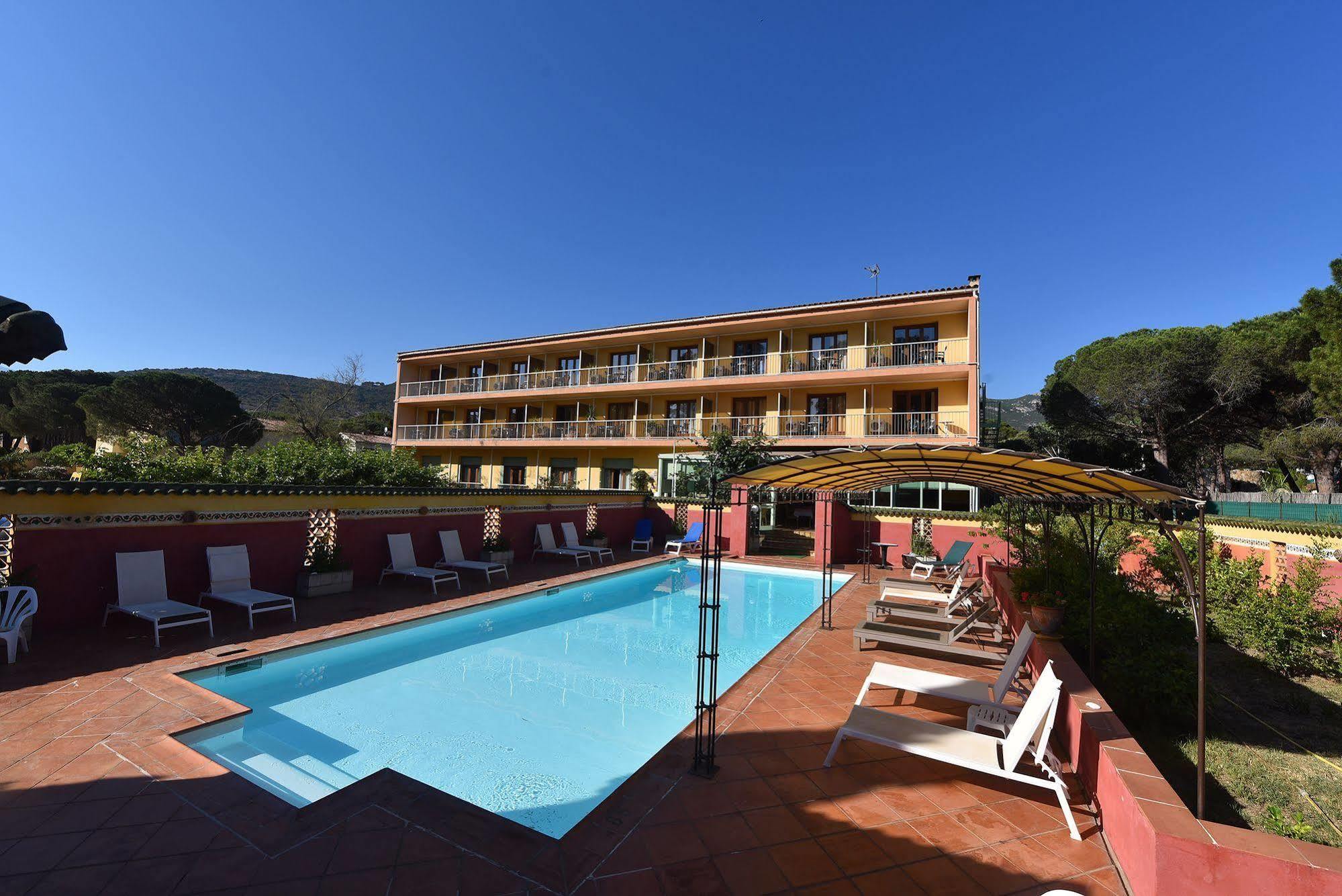 Hotel Cyrnea Calvi  Kültér fotó