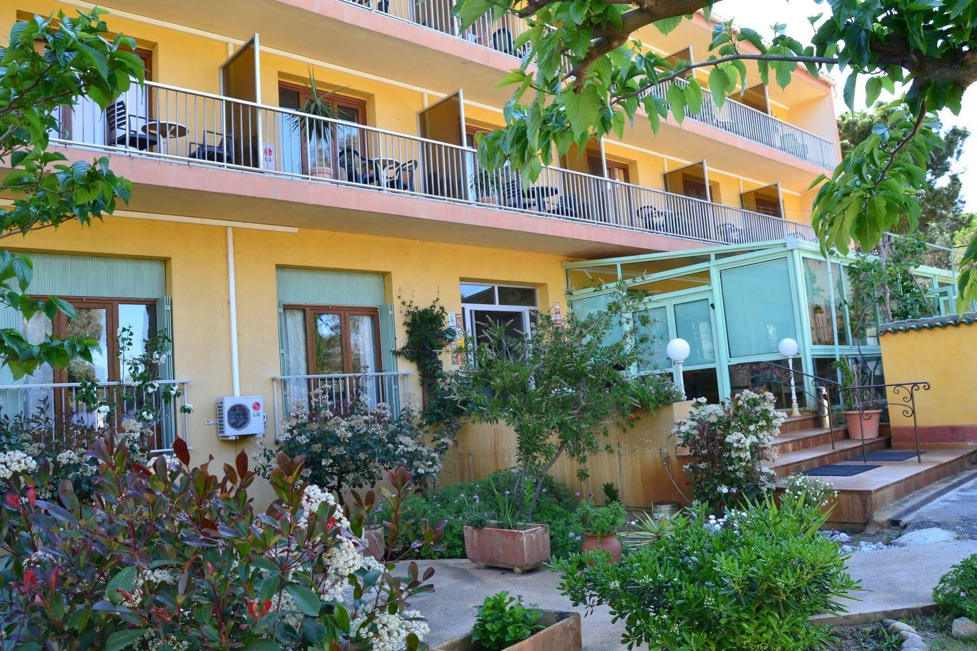 Hotel Cyrnea Calvi  Kültér fotó