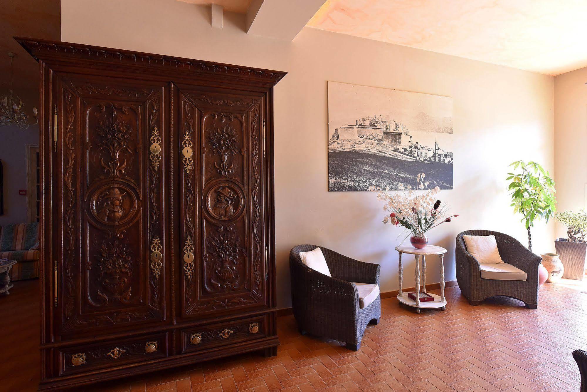 Hotel Cyrnea Calvi  Kültér fotó
